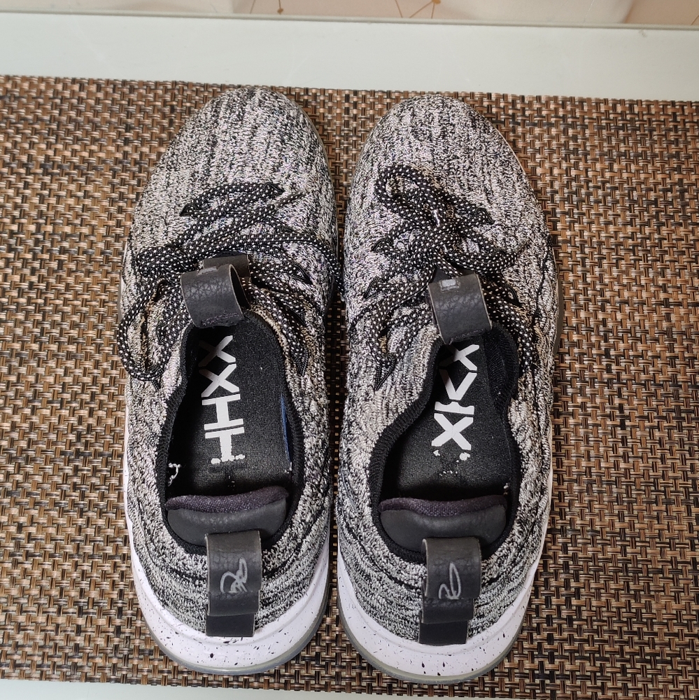 LeBron 15 Low 'Ashes' - Picture 5 of 7